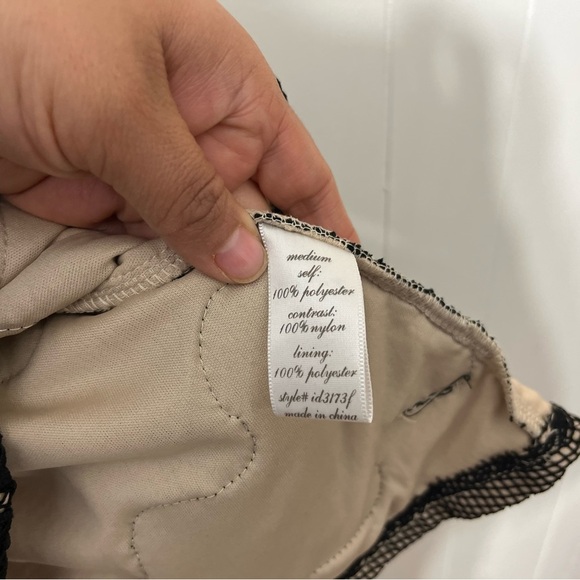 Francesca’s miami Lace Dress Size M - Picture 4 of 8